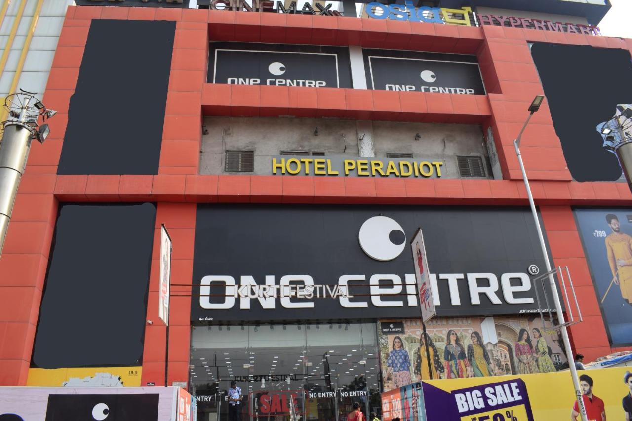 Hotel Peradiot Ahmedabad Buitenkant foto
